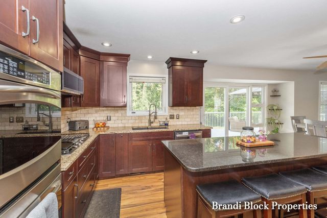 3733 Webber Pines Drive Ne, Plainfield Twp, MI 49525