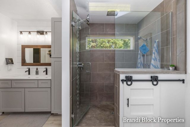 3733 Webber Pines Drive Ne, Plainfield Twp, MI 49525