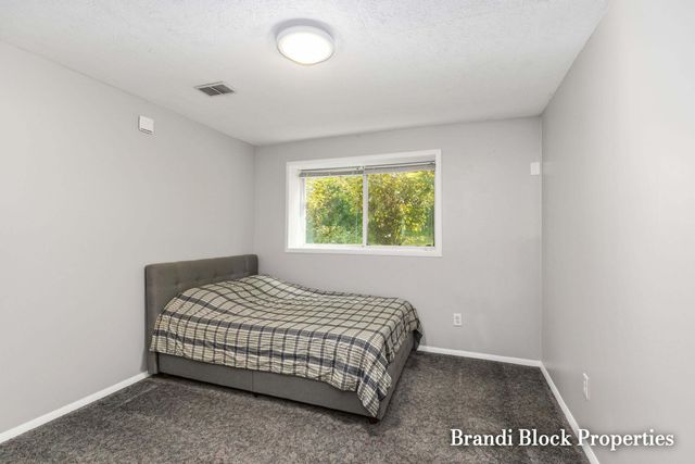 3733 Webber Pines Drive Ne, Plainfield Twp, MI 49525