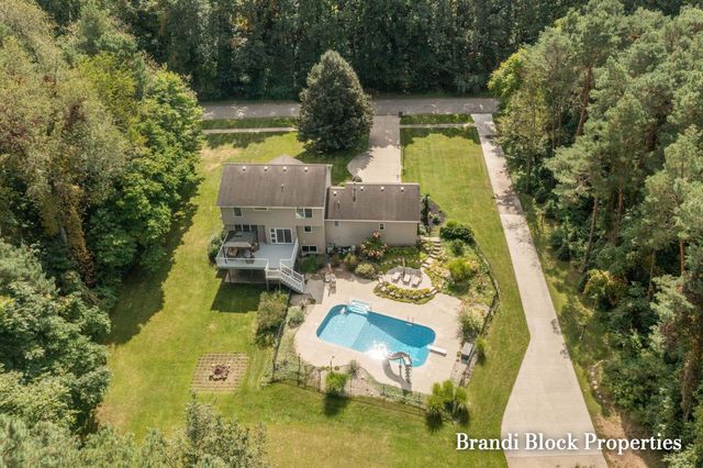 3733 Webber Pines Drive Ne, Plainfield Twp, MI 49525