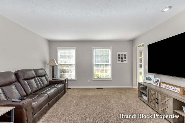 3733 Webber Pines Drive Ne, Plainfield Twp, MI 49525