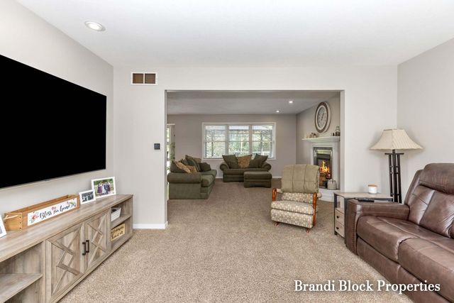 3733 Webber Pines Drive Ne, Plainfield Twp, MI 49525