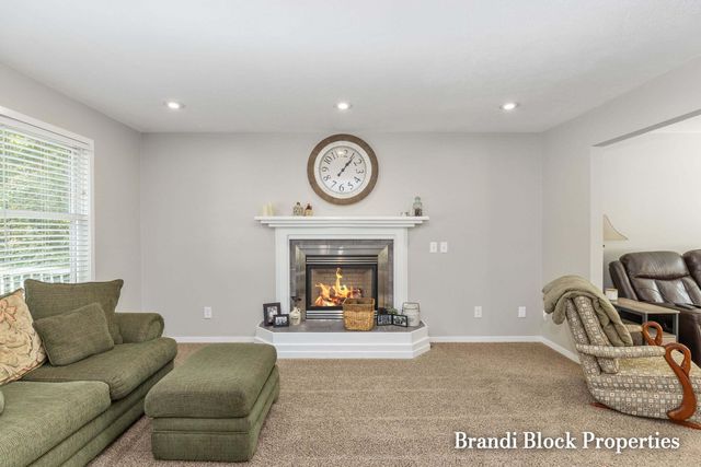 3733 Webber Pines Drive Ne, Plainfield Twp, MI 49525