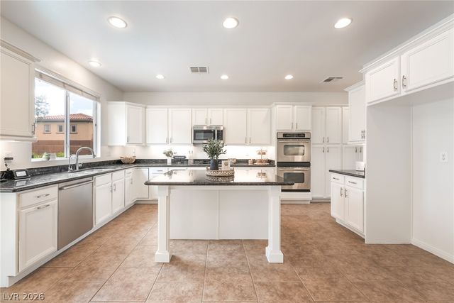 8768 MORENO MOUNTAIN Avenue, Las Vegas, NV 89178