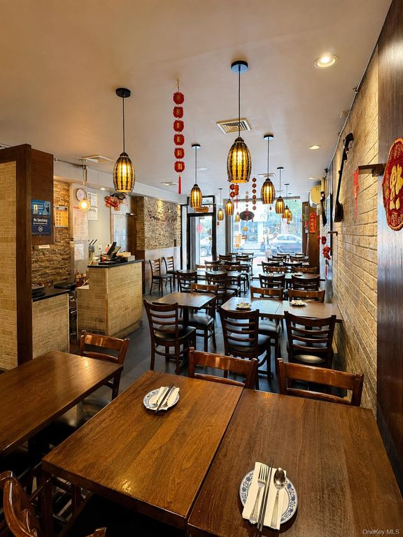 578 9th Avenue, New York (manhattan), NY 10036 — photo 2