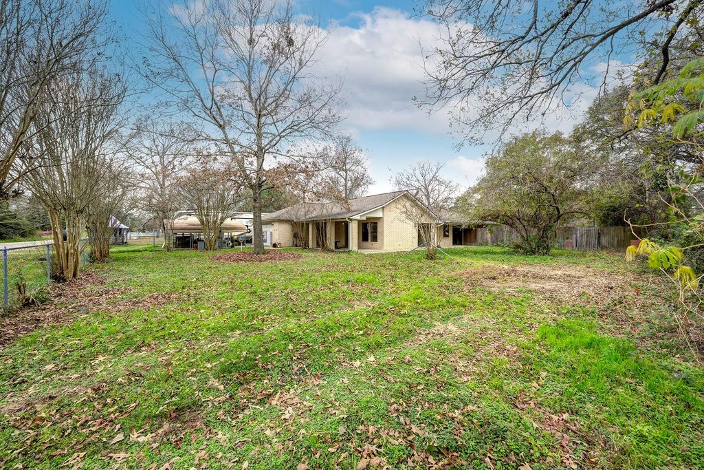 30619 High Meadow Drive, Magnolia, TX 77354