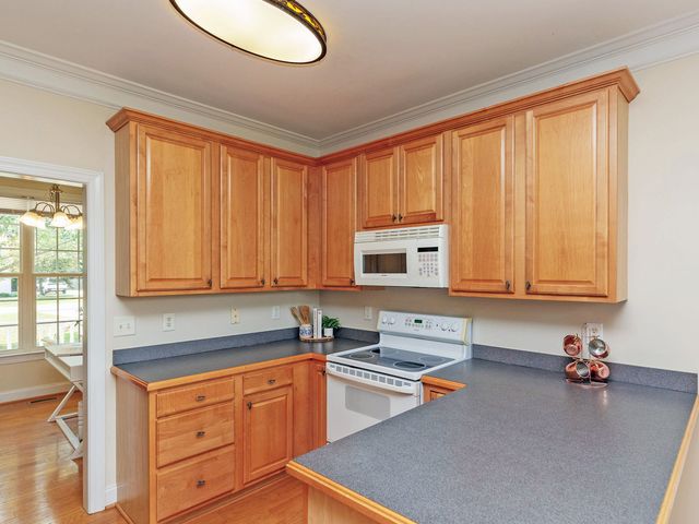 75 Glen Oaks Drive, Youngsville, NC 27596