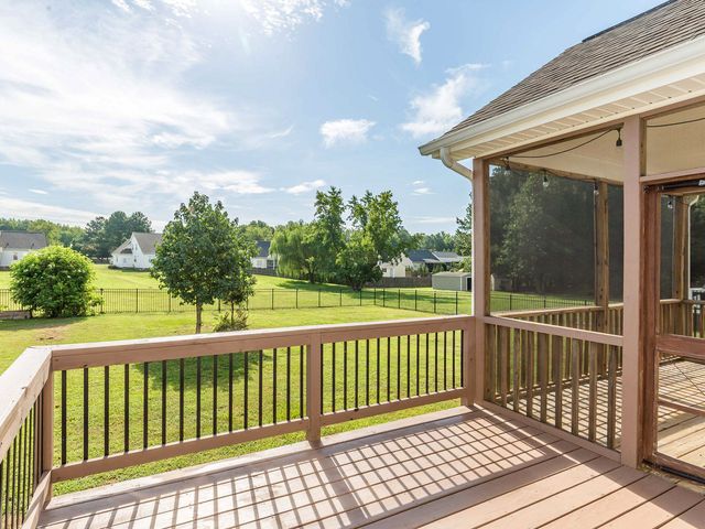 75 Glen Oaks Drive, Youngsville, NC 27596