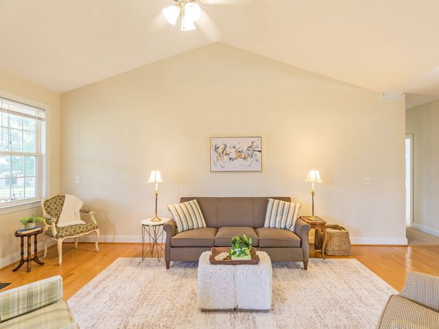 75 Glen Oaks Drive, Youngsville, NC 27596