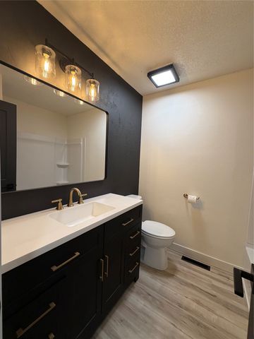 818 E 19th Street N, Newton, IA 50208