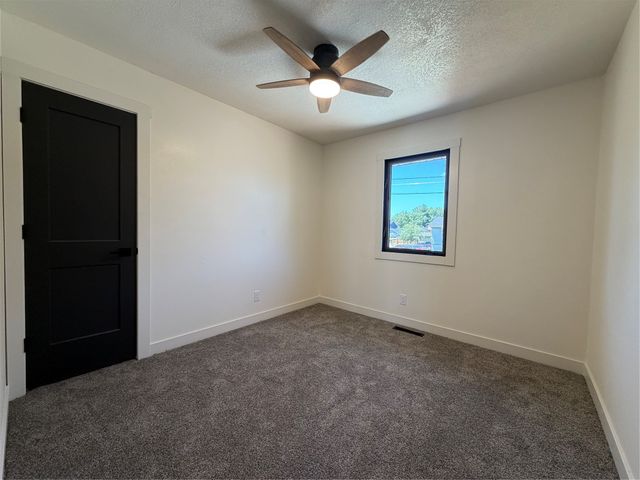 818 E 19th Street N, Newton, IA 50208