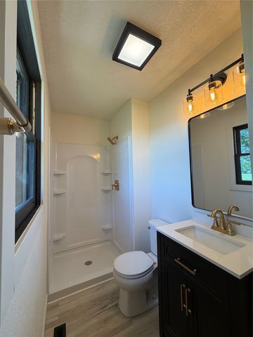 818 E 19th Street N, Newton, IA 50208