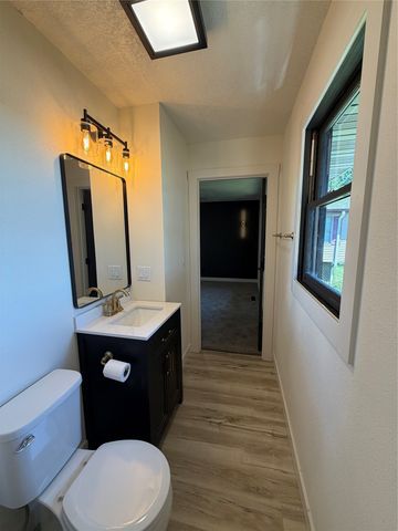 818 E 19th Street N, Newton, IA 50208