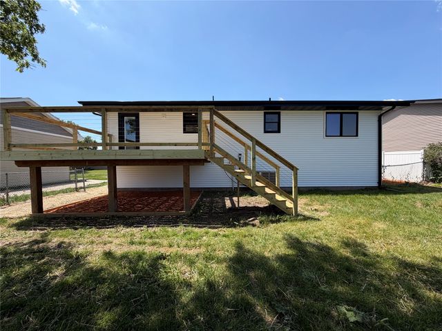 818 E 19th Street N, Newton, IA 50208