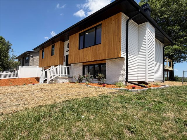 818 E 19th Street N, Newton, IA 50208