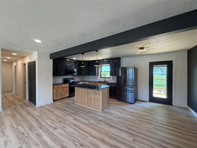 818 E 19th Street N, Newton, IA 50208