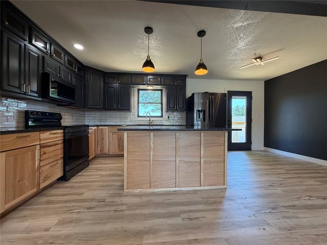 818 E 19th Street N, Newton, IA 50208