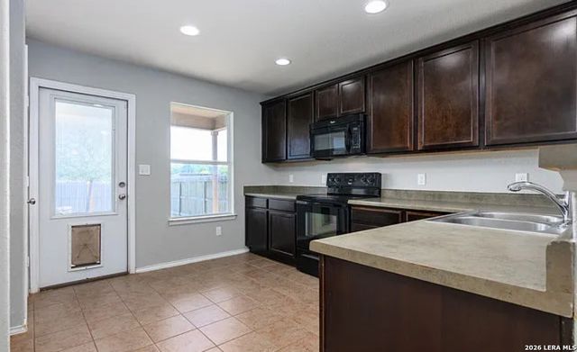 3710 Coyote Crk, Schertz, TX 78154