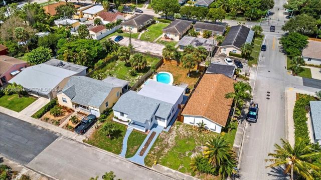 1227 N Ocean Breeze, Lake Worth, FL 33460