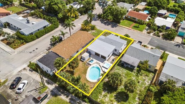 1227 N Ocean Breeze, Lake Worth, FL 33460