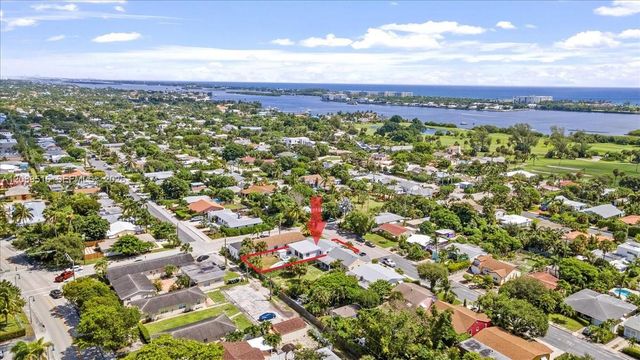 1227 N Ocean Breeze, Lake Worth, FL 33460