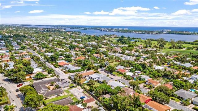 1227 N Ocean Breeze, Lake Worth, FL 33460