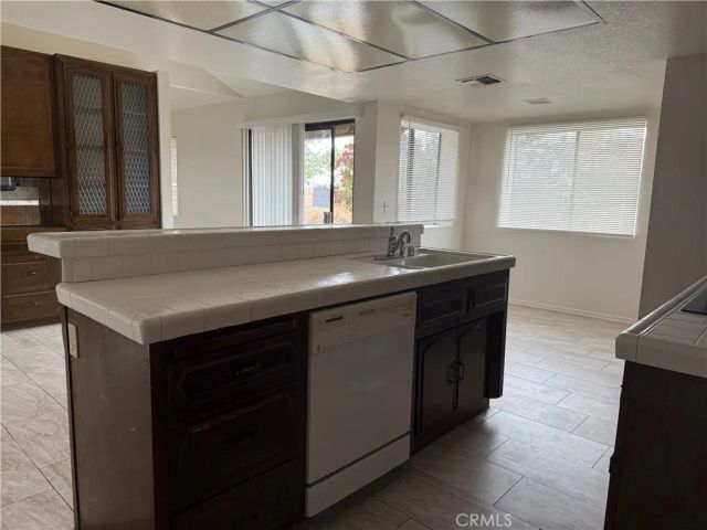 13715 Hidden Valley, Victorville, CA 92395