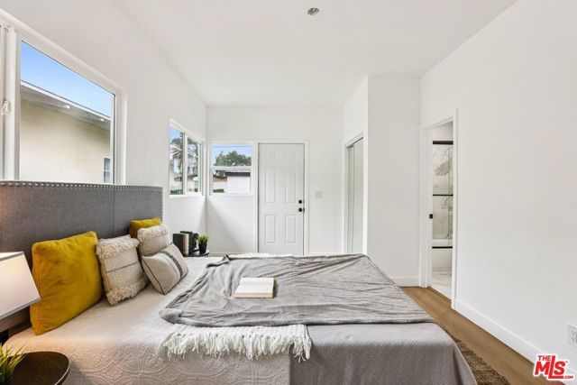 1320 W 51st Place, Los Angeles, CA 90037