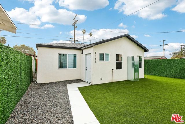 1320 W 51st Place, Los Angeles, CA 90037