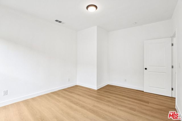 1320 W 51st Place, Los Angeles, CA 90037