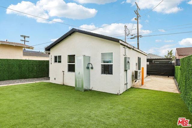 1320 W 51st Place, Los Angeles, CA 90037