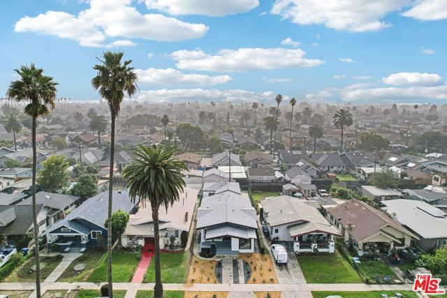 1320 W 51st Place, Los Angeles, CA 90037