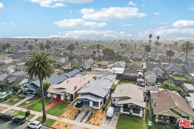 1320 W 51st Place, Los Angeles, CA 90037