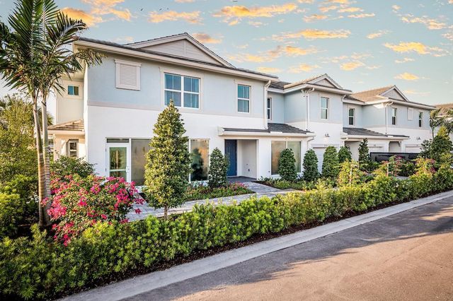558 Sanderling Circle, Deerfield Beach, FL 33442