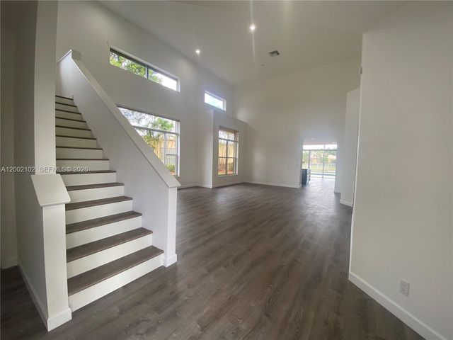 2486 Bay Isle Dr, Weston, FL 33327