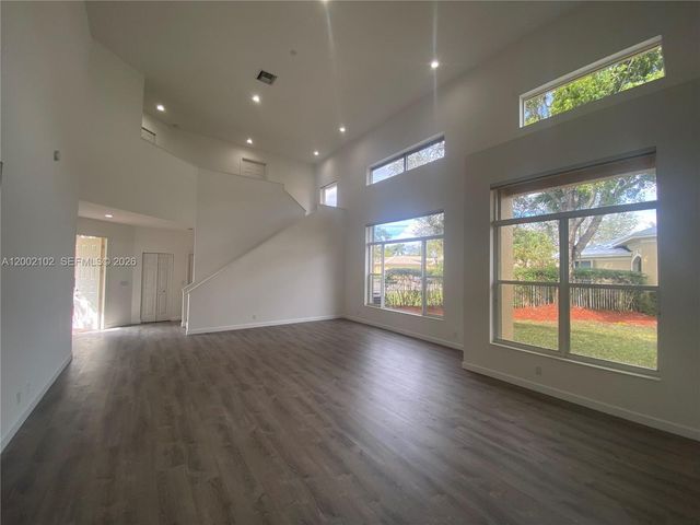 2486 Bay Isle Dr, Weston, FL 33327