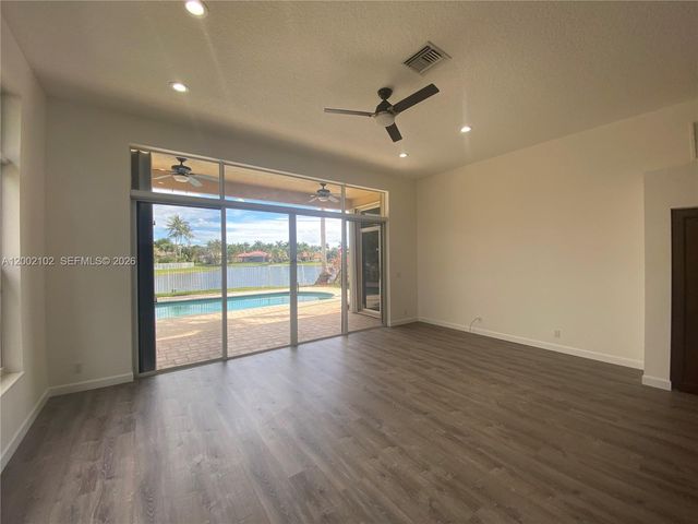 2486 Bay Isle Dr, Weston, FL 33327