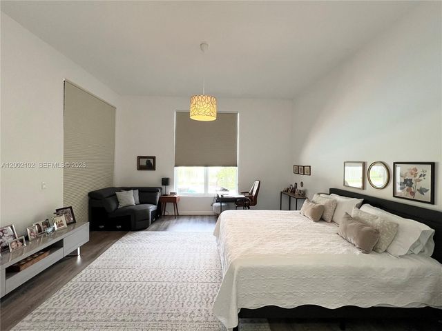 2486 Bay Isle Dr, Weston, FL 33327