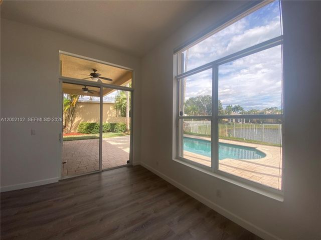 2486 Bay Isle Dr, Weston, FL 33327