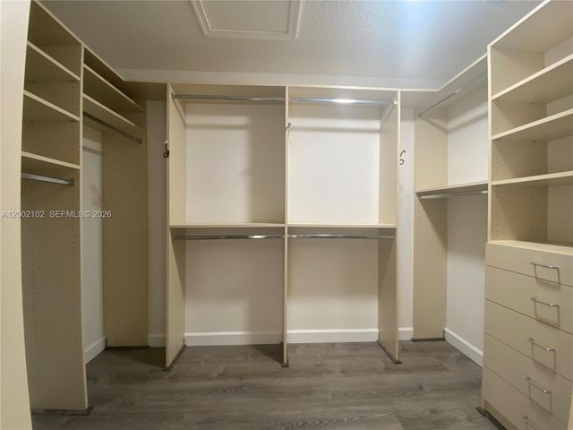 2486 Bay Isle Dr, Weston, FL 33327