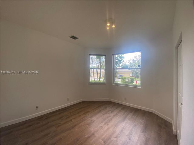 2486 Bay Isle Dr, Weston, FL 33327