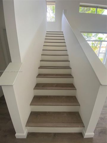 2486 Bay Isle Dr, Weston, FL 33327