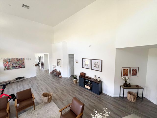 2486 Bay Isle Dr, Weston, FL 33327