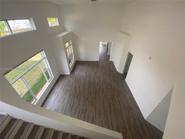 2486 Bay Isle Dr, Weston, FL 33327