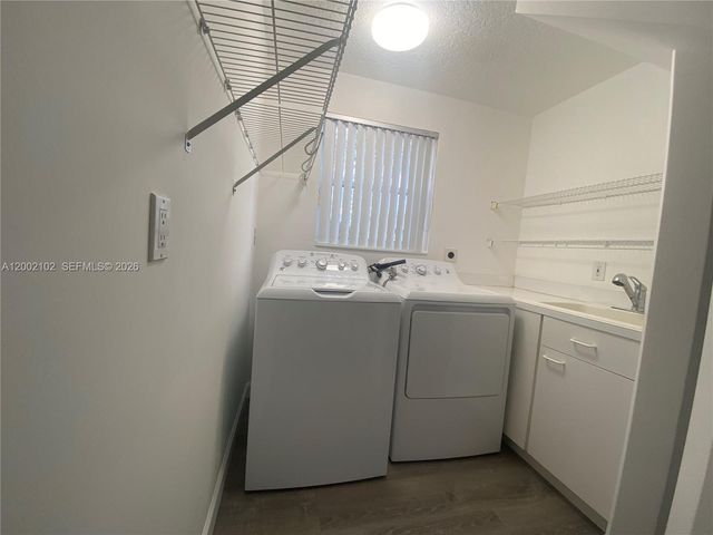 2486 Bay Isle Dr, Weston, FL 33327