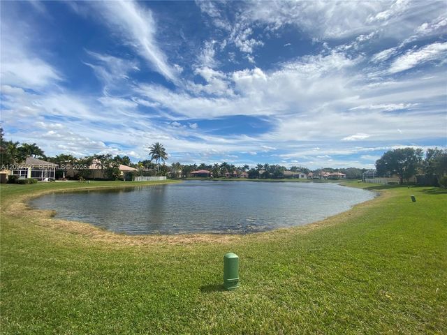 2486 Bay Isle Dr, Weston, FL 33327