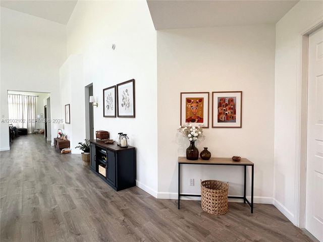 2486 Bay Isle Dr, Weston, FL 33327