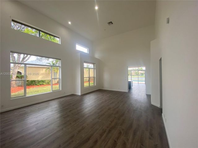 2486 Bay Isle Dr, Weston, FL 33327