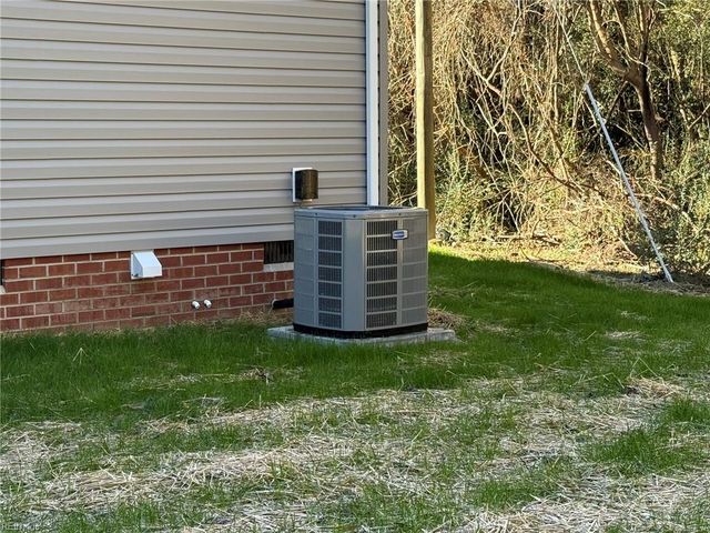 6967 Woodsville RD, Hayes, VA 23072