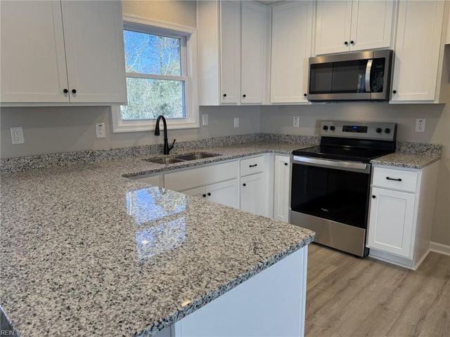 6967 Woodsville RD, Hayes, VA 23072